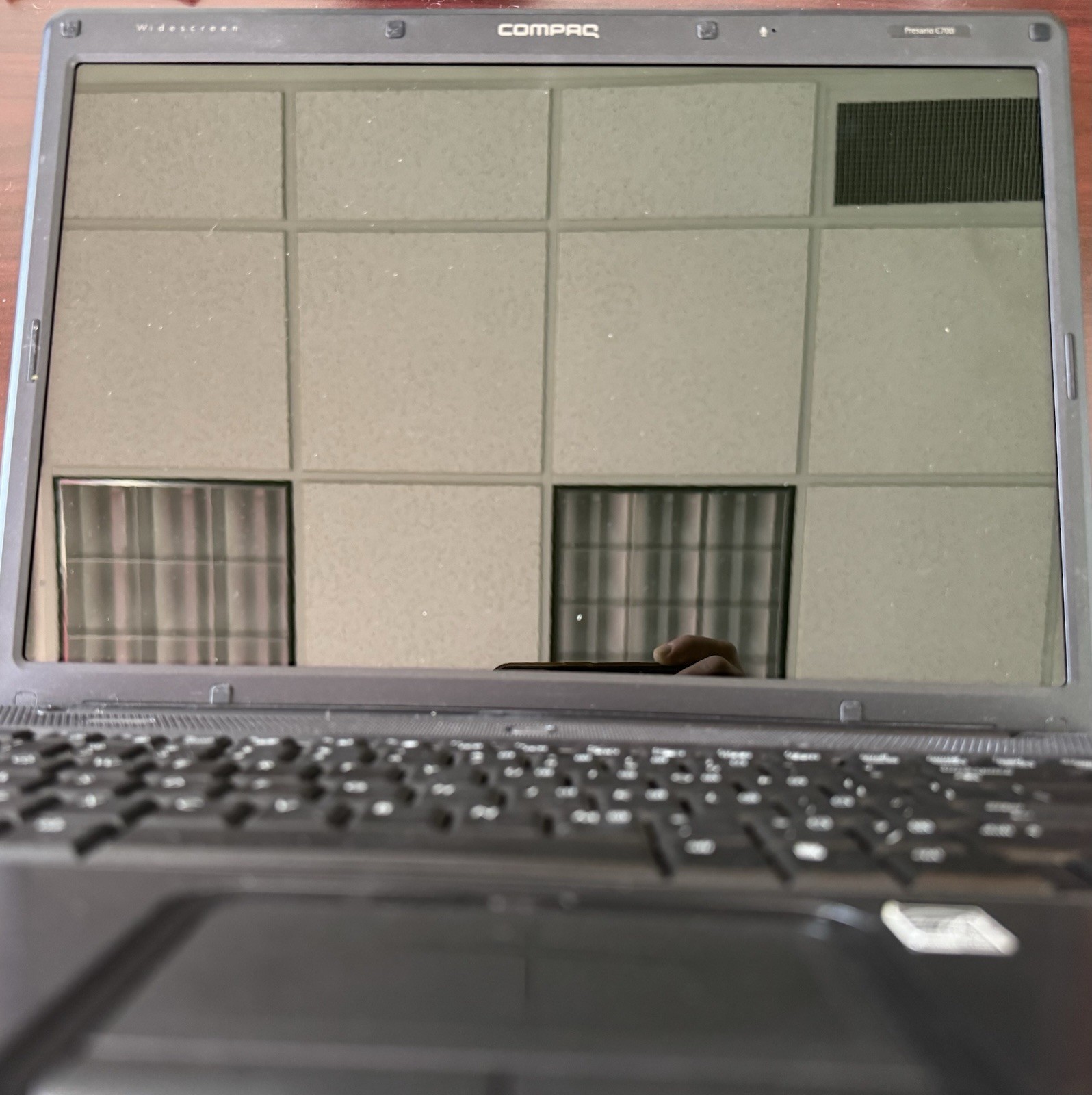 HP Compaq Presario C700 Windows Laptop (For Parts Working)