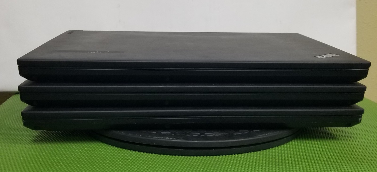 (Lot of 3) Lenovo Thinkpad P51 i7-7820HQ 2.9GHz 16GB 15.6″ – no SSD/OS
