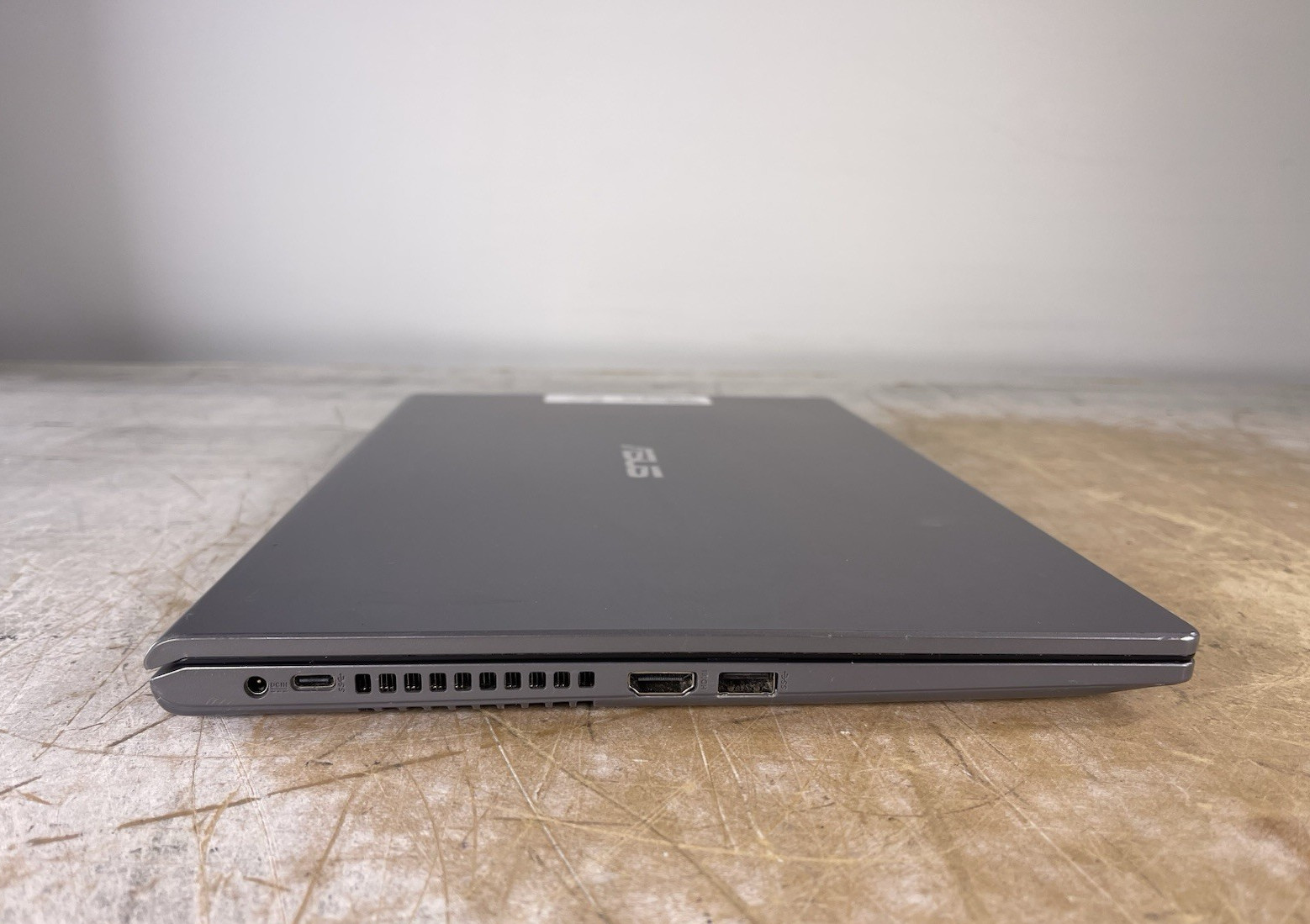 ASUS VIVOBOOK R565E i5-1135G7 @ 2.40GHz, 8GB RAM, NO HDD/OS