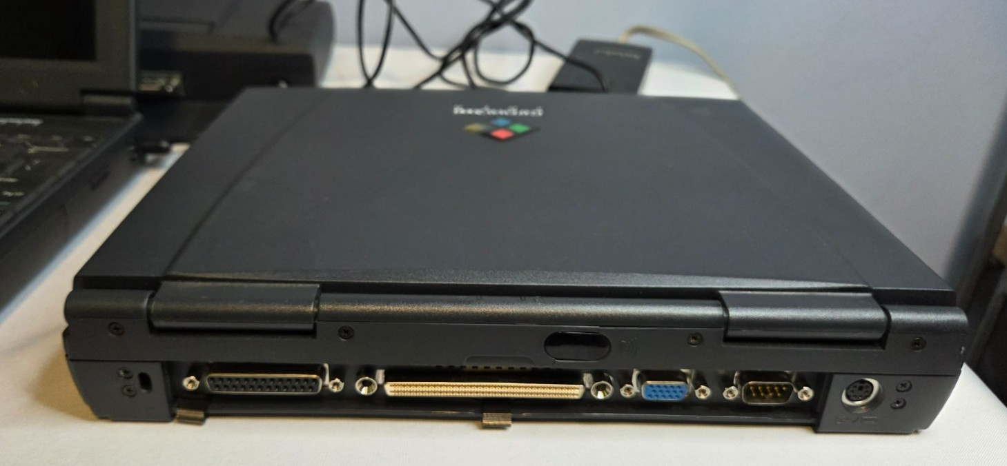 2 Gateway 2000 Solo 2300 Laptops, Power Supply & Dock Terminal READ UNTESTED