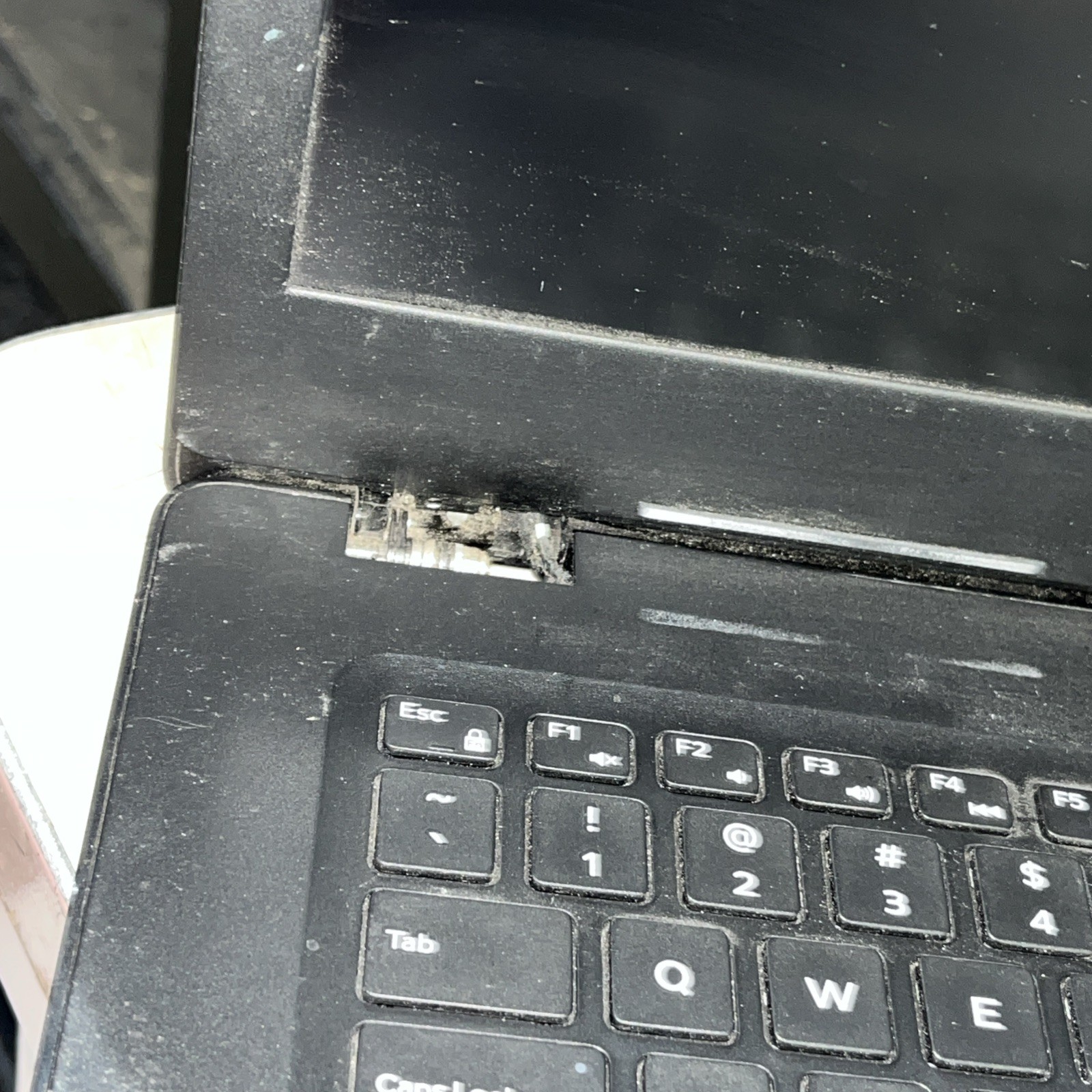 DELL LATITUDE 3490 INTEL CORE I5-8250U 1.60GHZ 4GB RAM NO HD