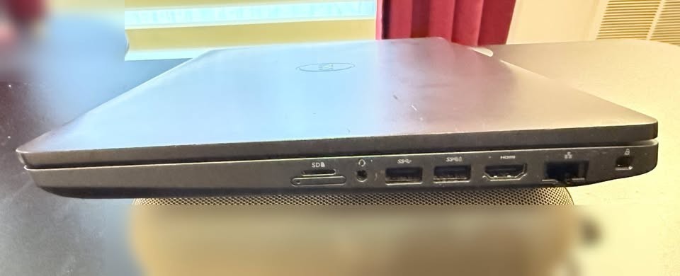 Dell Precision 3541 i5-9400 / 8GB RAM /238GB SSD/Quadro P620/Windows 11 (77)