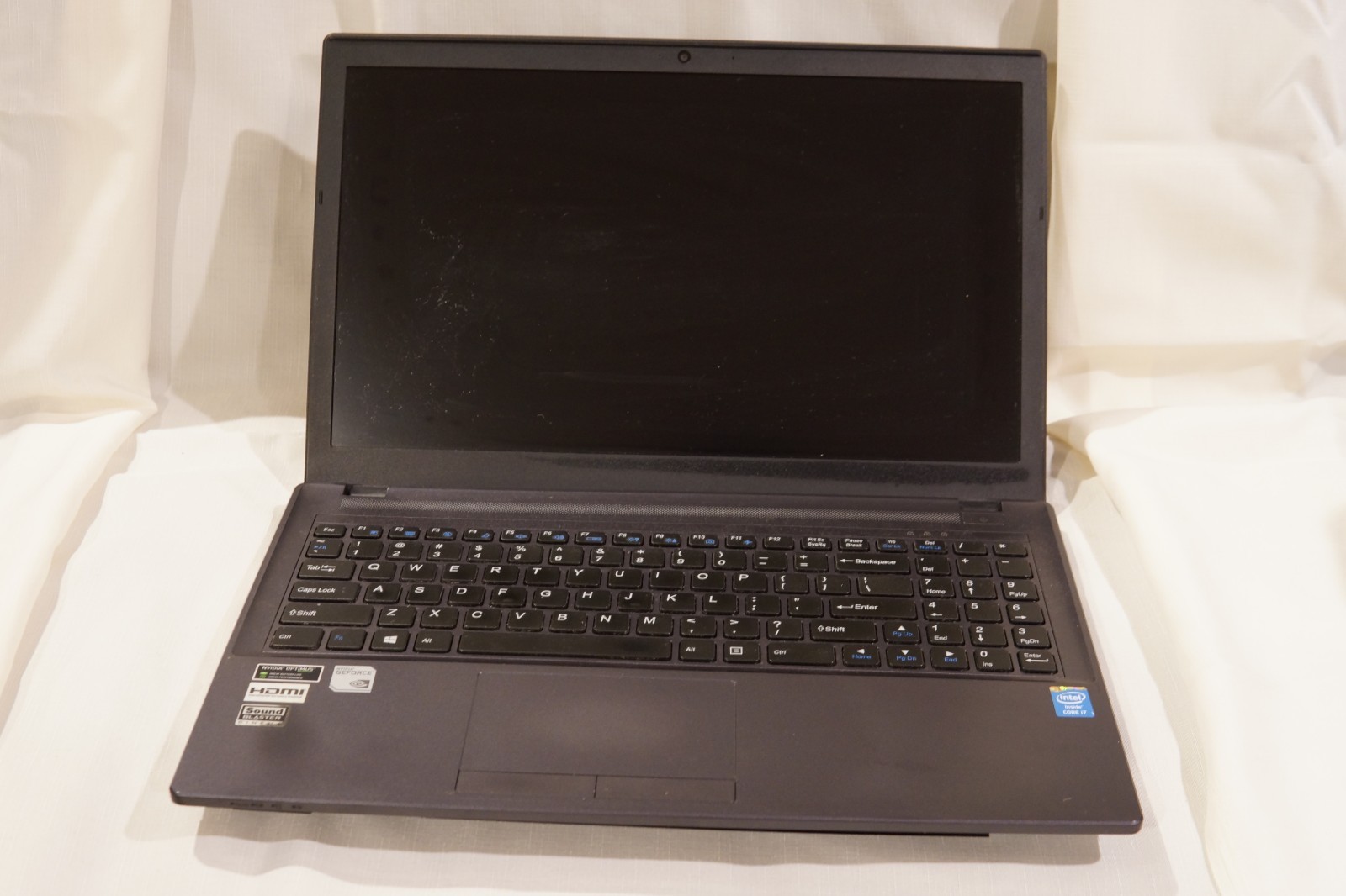 Lot of Laptops for parts. MacBook A1181, Toshiba P300D, Clevo W650SH