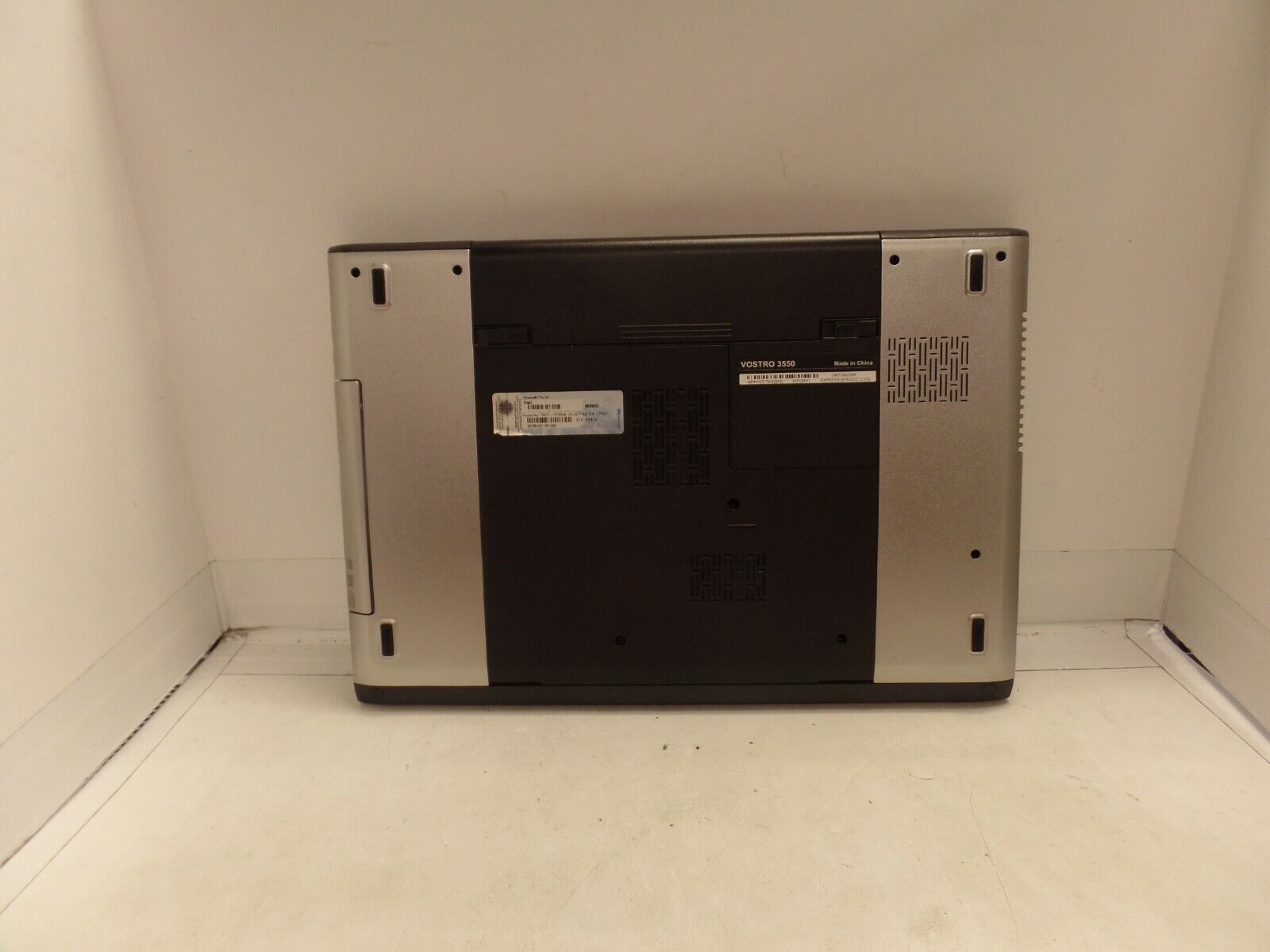 15.6” Dell Vostro 3550 i5-2410M @ 2.30GHz 320GB 4GB Windows7, Backlit KB, laptop