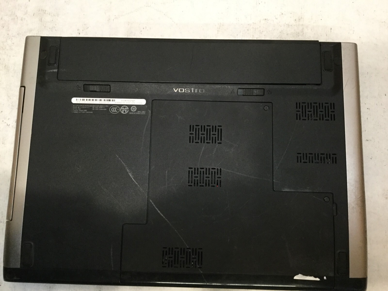 Dell Vostro 3400 / Intel Core i3 UNKNOWN SPECS / (CRACKED/MISSING PARTS!) -MR