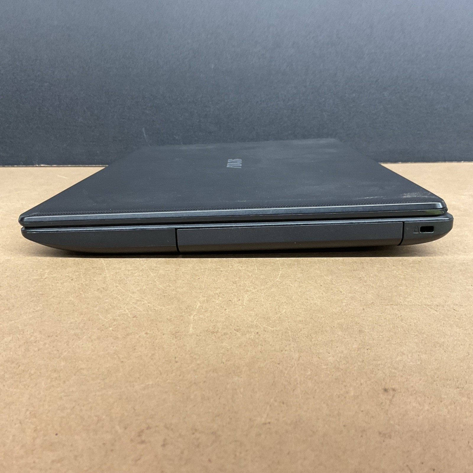 Asus X551C Notebook PC Laptop X551CA-HCL1201L – Untested Missing Screws