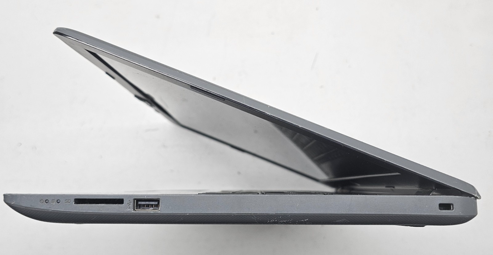 HP Laptop 15-bw018ca 15.6″ AMD A9-9420 8GB Ram NO HD/OS/BATT (FL)