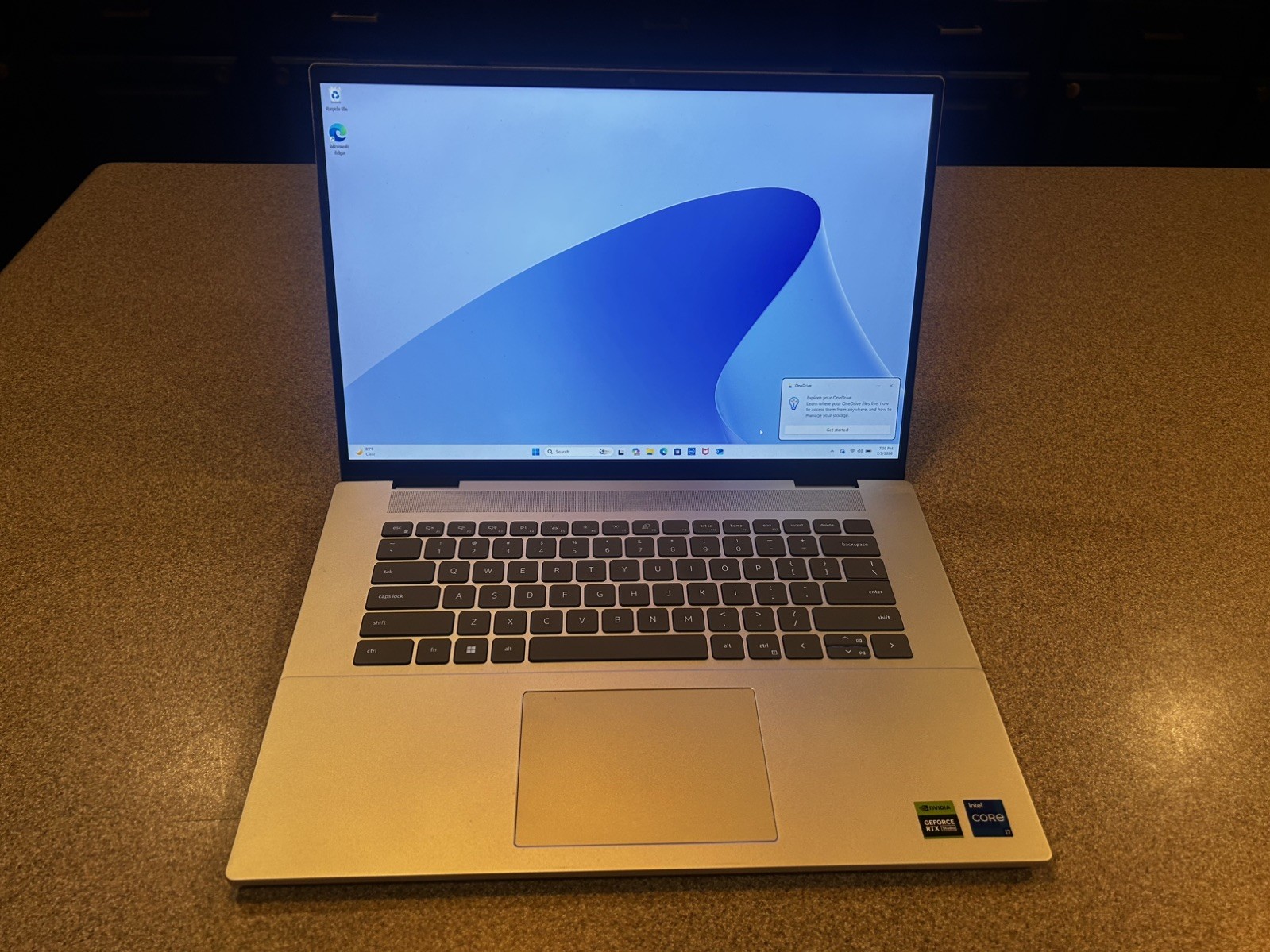 Dell Inspiron 16 Plus (7630) – i7, RTX 4050, 16GB RAM, 2TB SSD