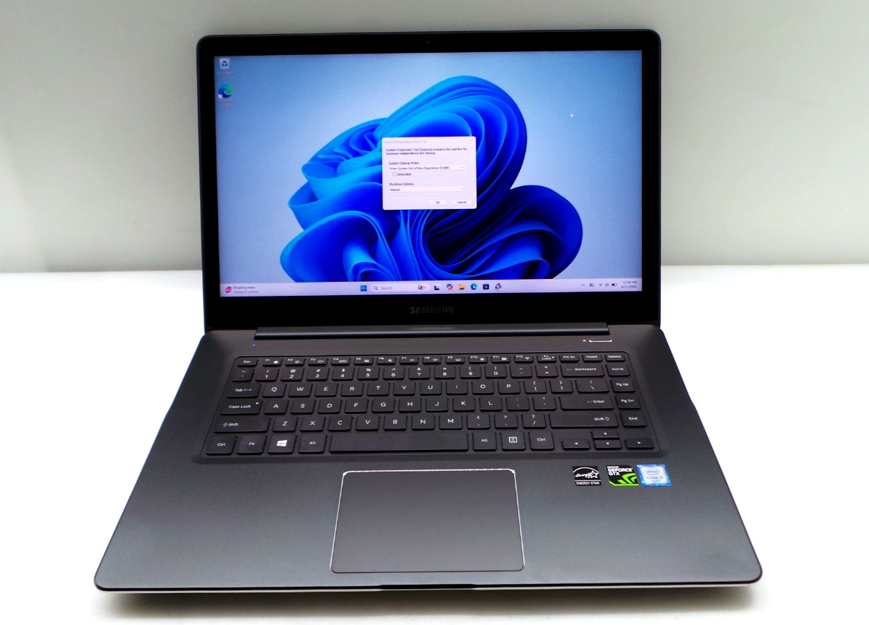 Samsung Notebook NP940Z5L | 15.6″ | i7-6700HQ | 8GB 256GB SSD | Touchscreen