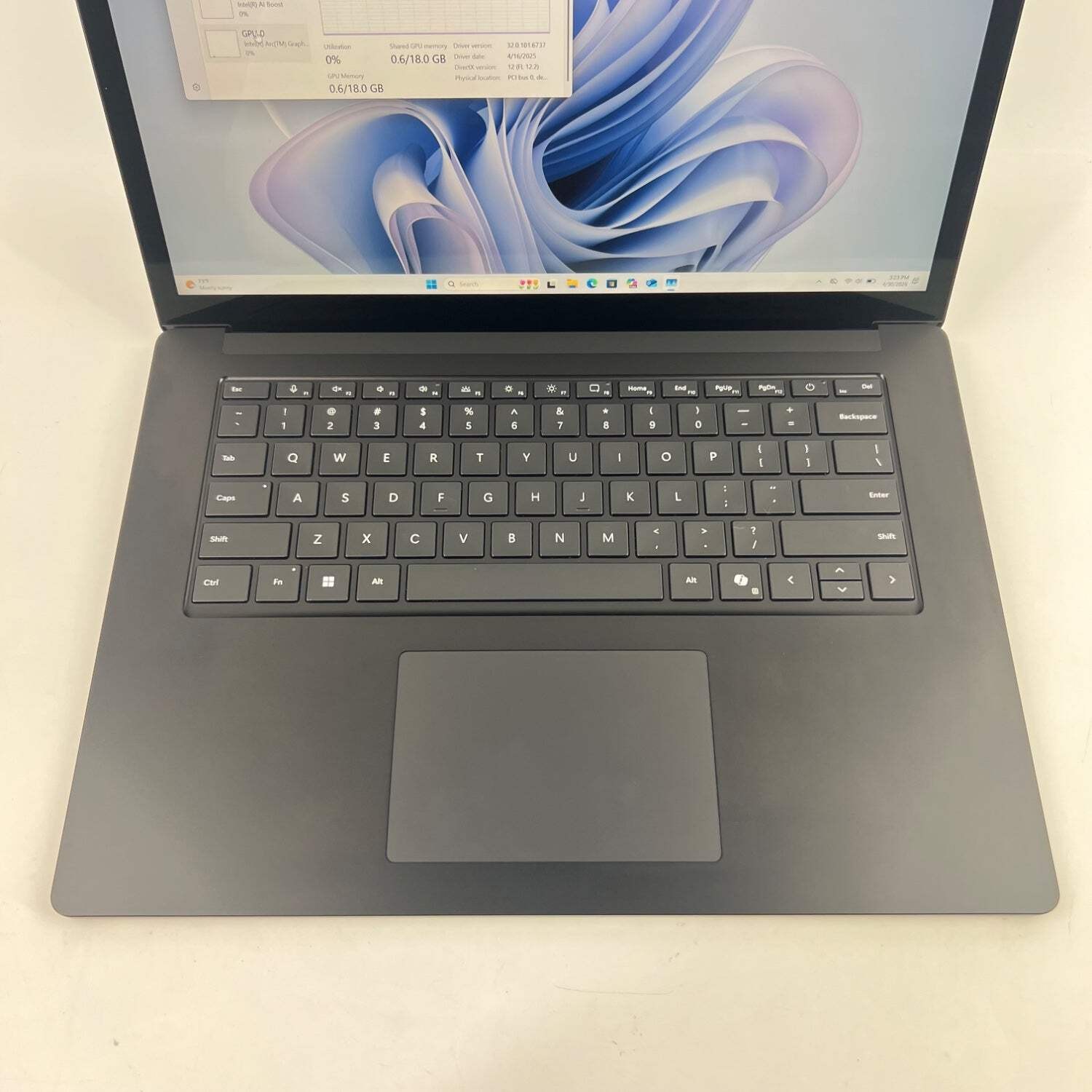 Microsoft Surface Laptop 6 15″ Intel Core Ultra 7 165H 3.8GHz 32GB RAM 1TB SSD
