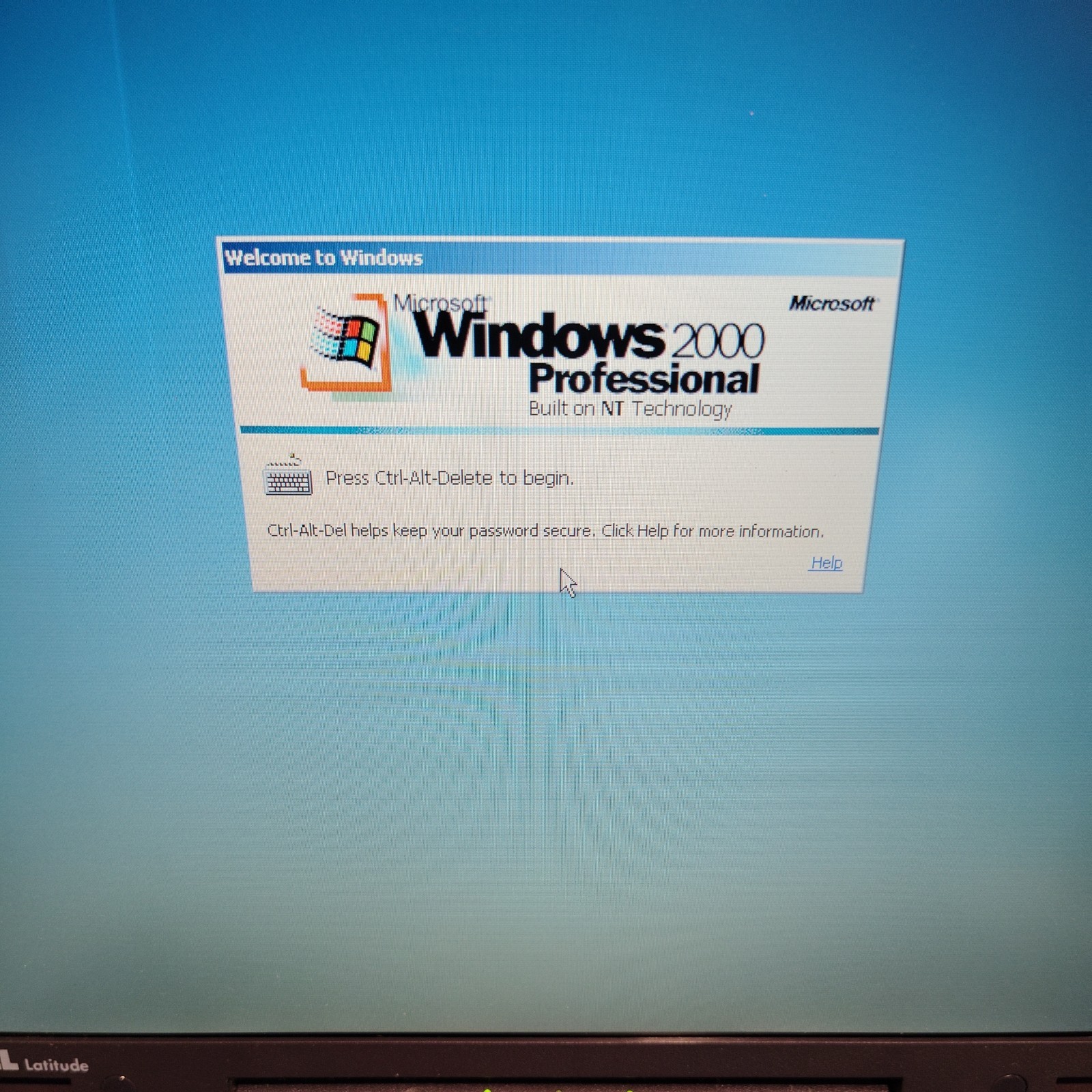 Dell Latitude CPi A366XT PentiumII Windows 2000Laptop VINTAGE 1998 – POWERS ON!