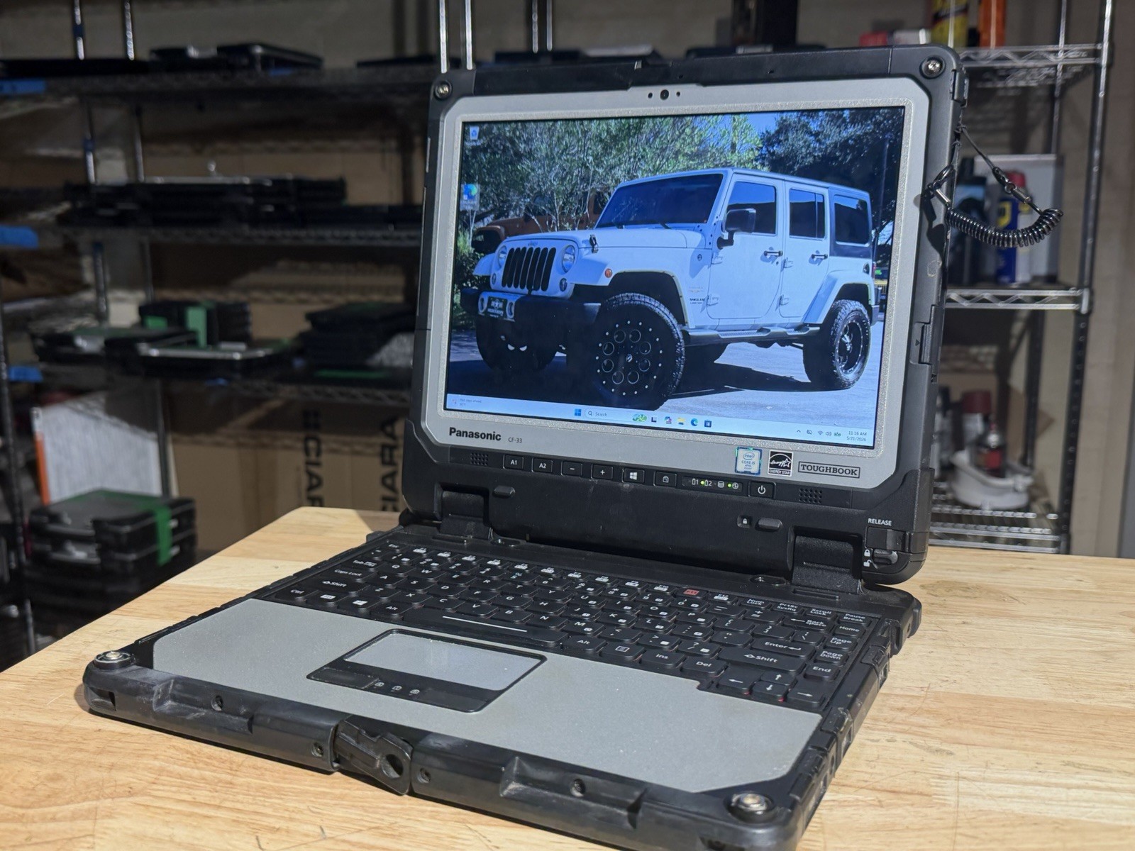 Panasonic ToughBook CF-33 i5-6300U 8GB Ram 256 SSD Win11 Pro. Touchscreen