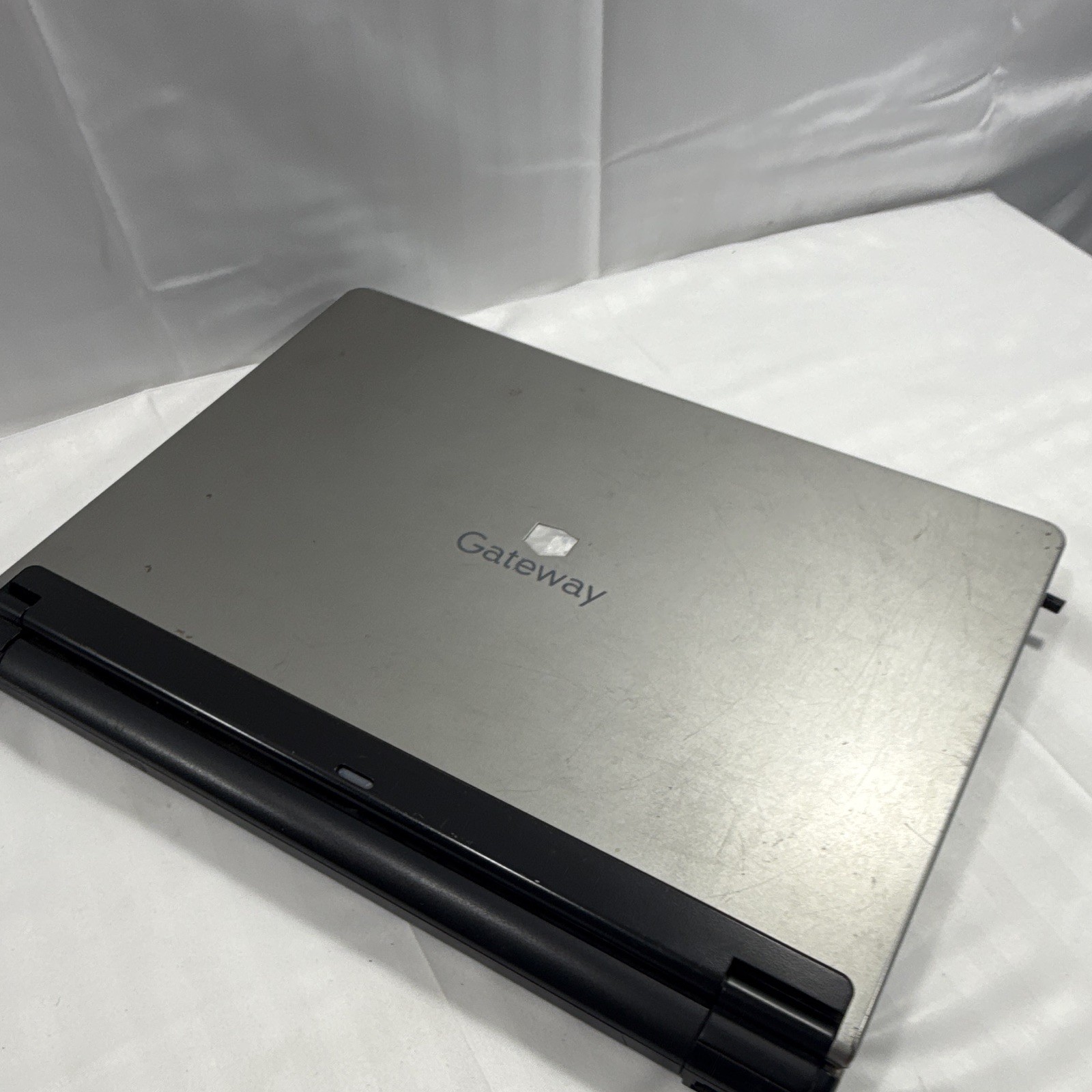 Gateway N-7323u 14″ Laptop Core 2 Duo 1.66GHz 2GB 160GB HDD Win XP