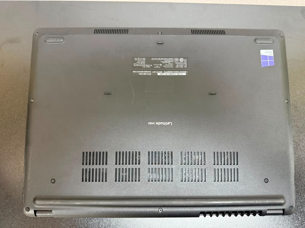 Dell Latitude 3480 14″ i5-7300U 8GB RAM 0 SSD White Spot LCD Laptop Used
