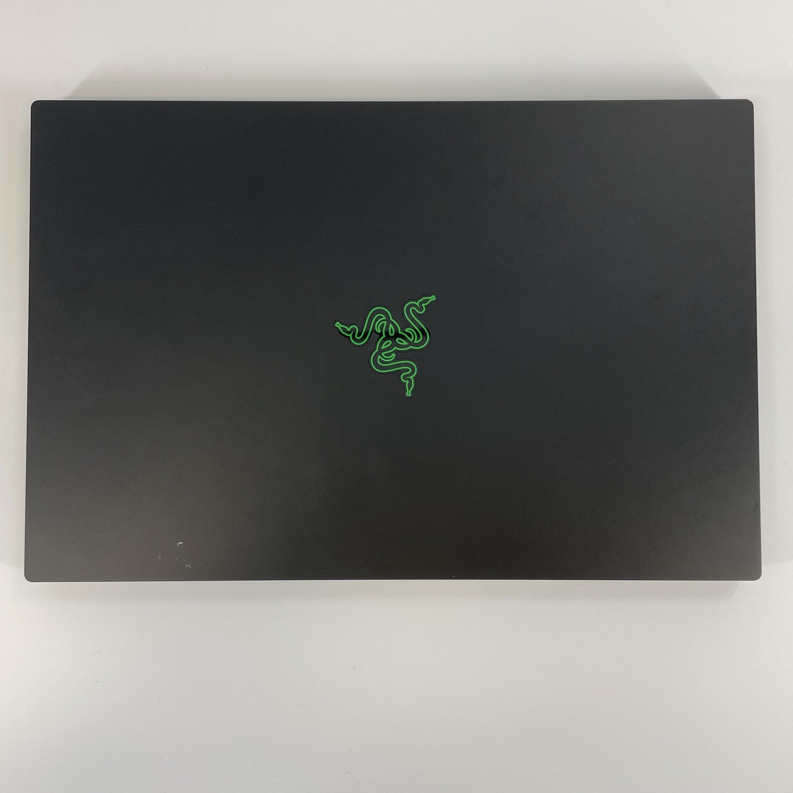 Razer Blade 15 240Hz 2K 2.4 GHz i7-12800H 32GB 1TB SSD RTX 3080 Ti – BOARD ISSUE