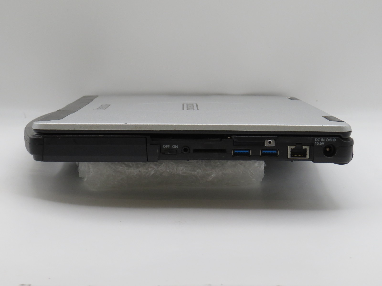 Toughbook CF-54 MK3 | i5-7300U @ 2.6GHz | 8GB DDR4 | 14″ | No HDD/OS/AC *READ*