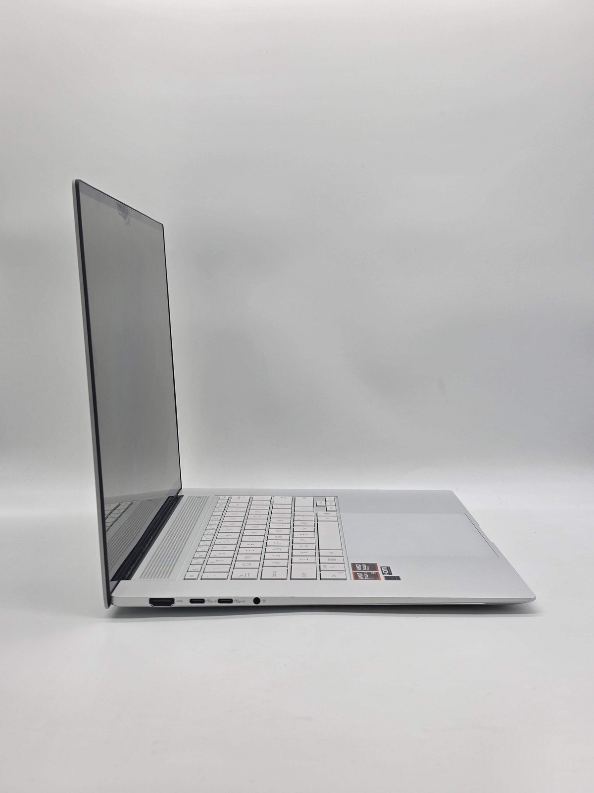 Asus Zenbook S 16 UM5606WA – Ryzen AI 9 365 – 24GB / 1TB – Used