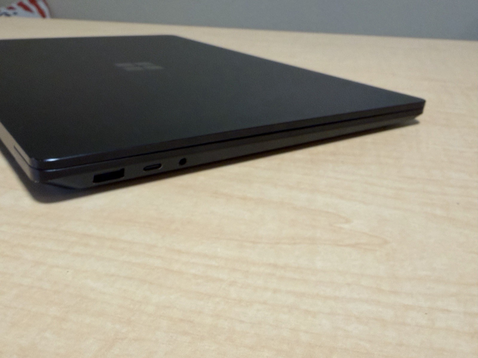 Microsoft Surface Laptop 3 13.5″ | i7-1065G7 | 16GB RAM | 256GB SSD | Used good