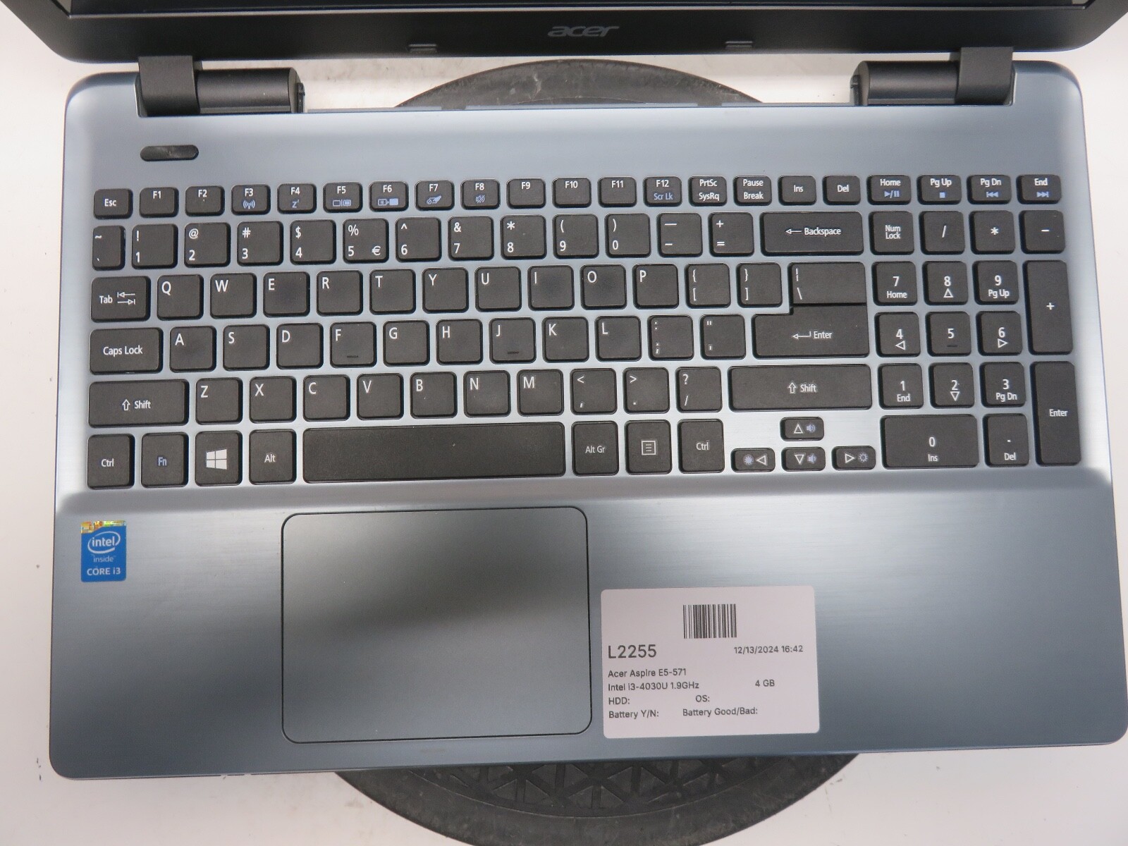 Acer Aspire E5-571 Intel i3-4030U 1.9GHz 4 GB NO HDD No Batt