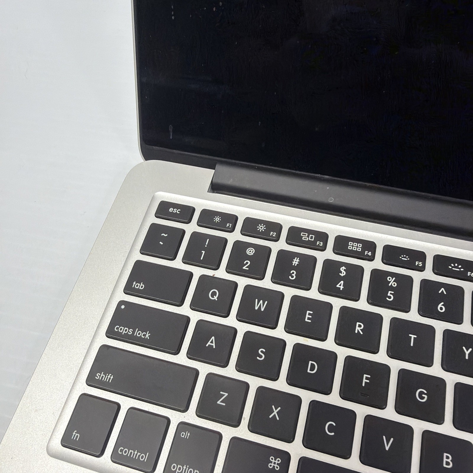 MacBook Pro 13″ A1502 EMC 2678 For Parts/Repair No SSD No Power