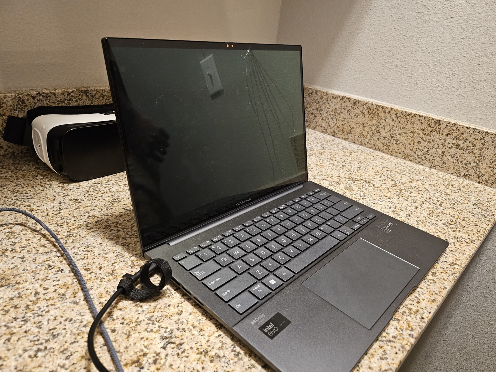 ASUS Zenbook Q425M 14″ Core Ultra 7 16GB RAM 1TB SSD