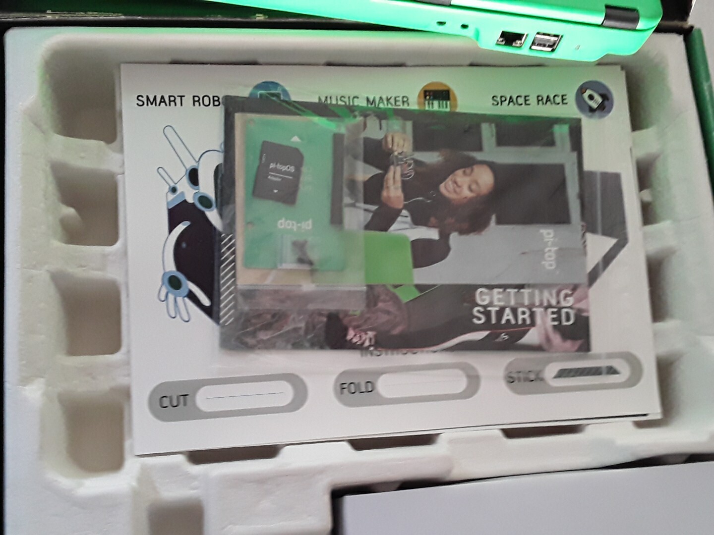 * WORKING Raspberry Pi 3 Model B+ installed Pi-top Modular Laptop & Inventor Kit