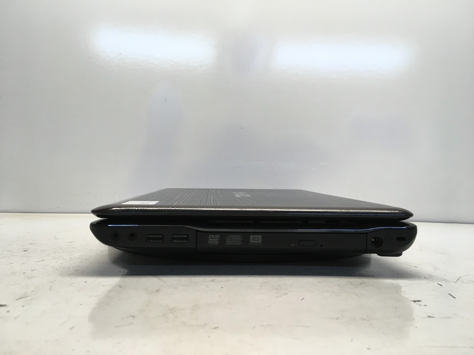 Toshiba Satellite P755-S5269 Intel i5-2410M 2.3GHz 6 GB NO HDD No Batt