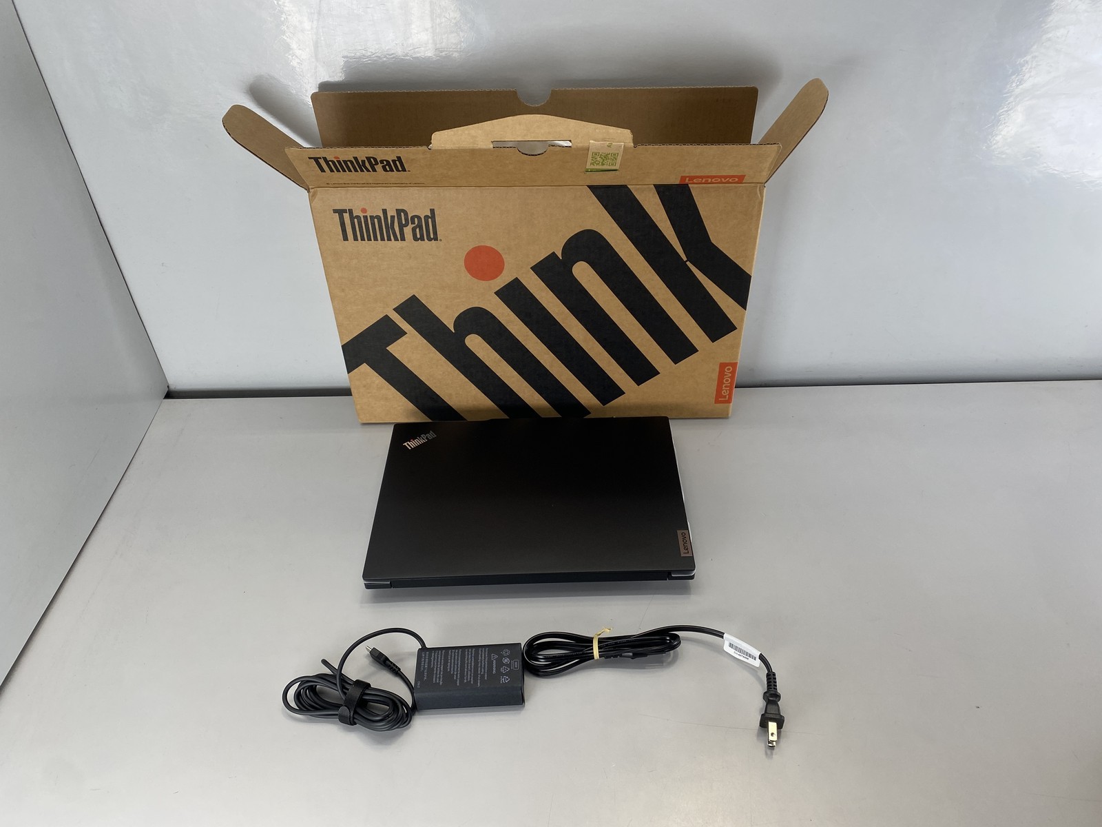Lenovo Laptop ThinkPad E14 Gen 6 14″ AMD Ryzen 5 7535U 256GB- Black
