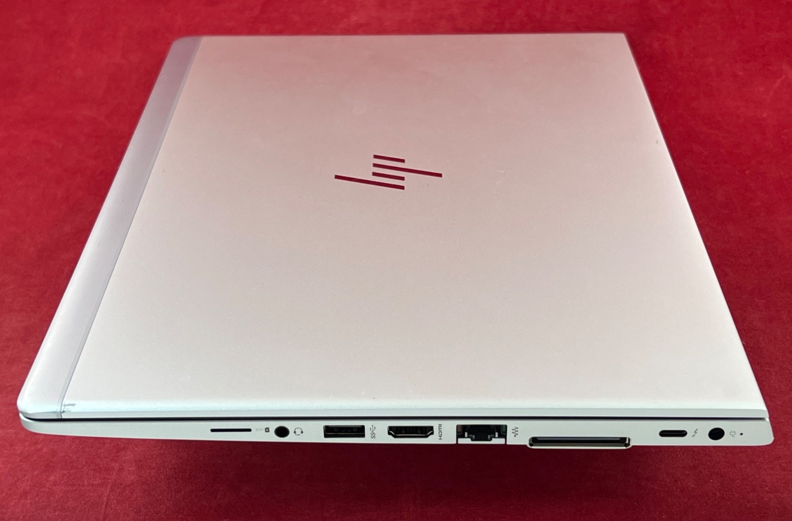 NEAR MINT HP ELITEBOOK 840 G6 14″ FHD DISPLAY INTEL i7-8665U 256GB 8GB, 3 CYCLES