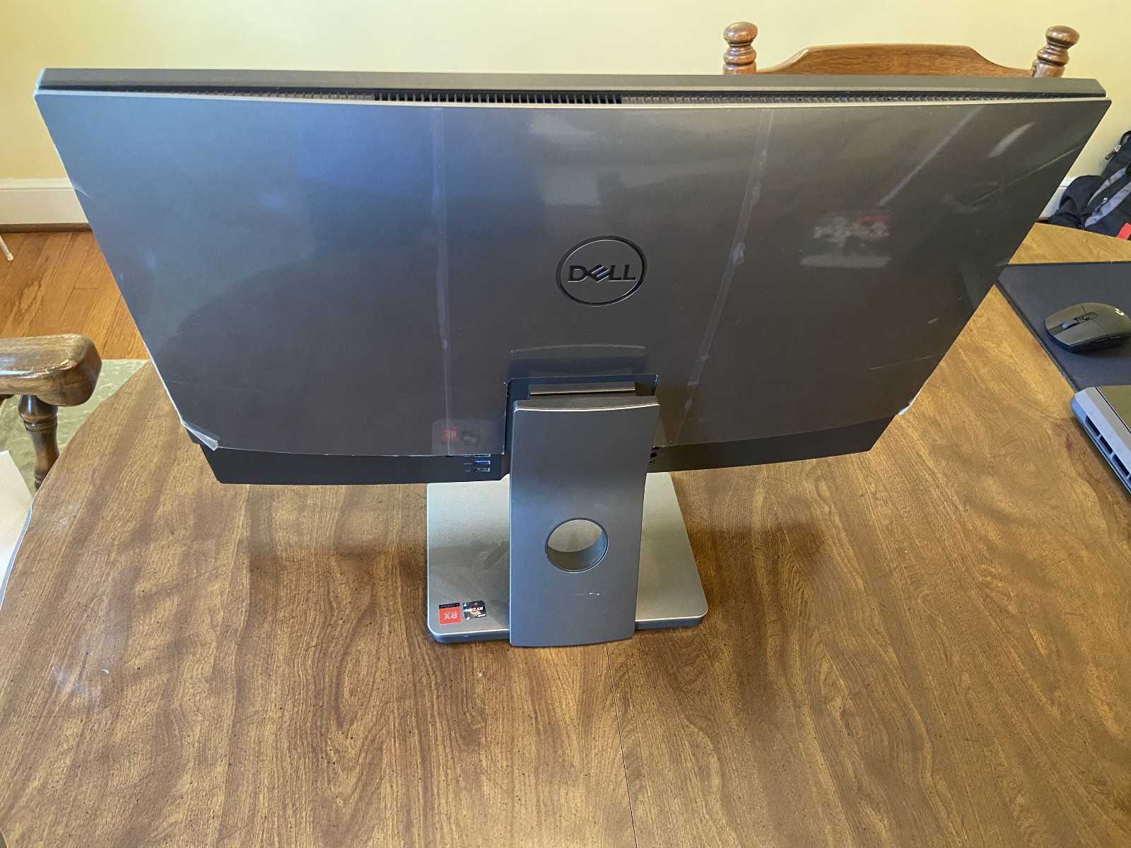 Dell Inspiron 27 7775 All-In-One Desktop, Ryzen 7 1700, Radeon RX 580, 16GB RAM