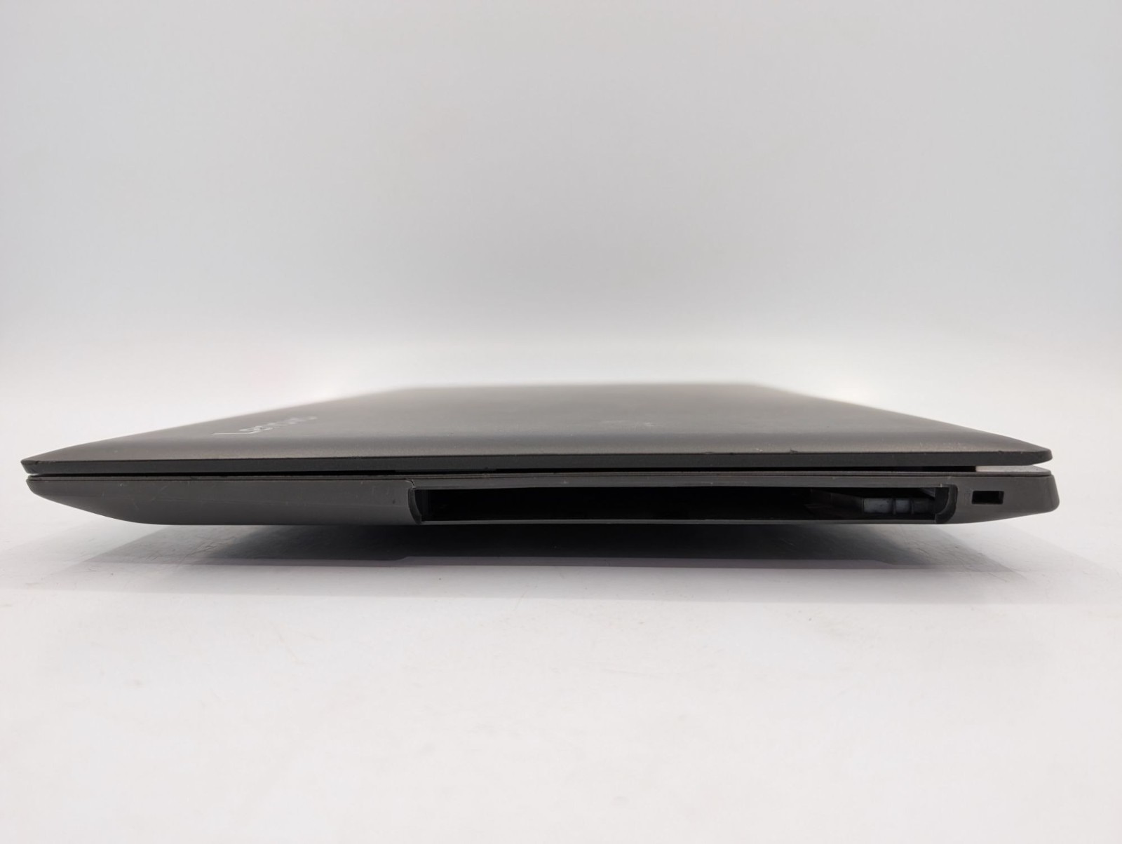Lenovo IdeaPad 330-15ARR 15.6″ AMD Ryzen 3 2200U 8GB RAM 120GB SSD Win 11 Home