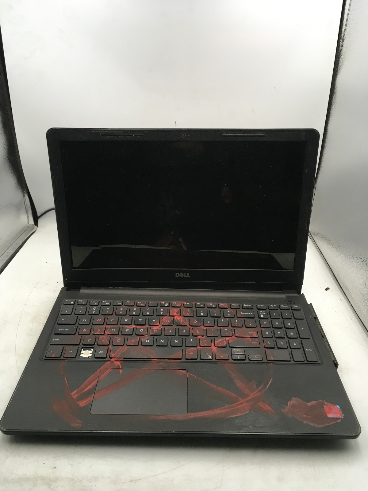 DELL INSPIRON 15 3567 – FOR PARTS/REPAIR – INTEL i3-7020U – NO RAM – 15″-READ-BB