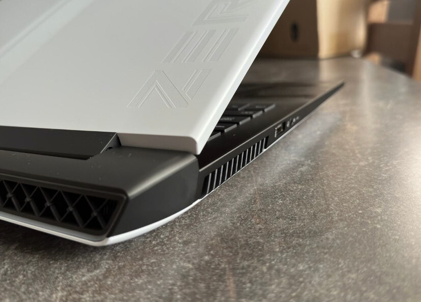 Thunderobot Zero 16″ 911 GeForce RTX 4080, Intel i9 13900HX, RAM 32Gb, SSD 1Tb