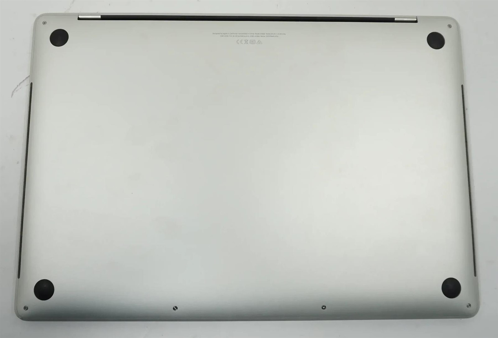 Apple MacBook Pro 2019 A1990 15.4″ Retina i7-9750H 16GB 256GB SSD Laptop