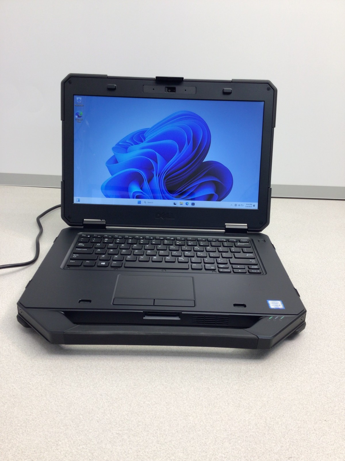 Dell Latitude 5414 14″ 256GB SSD Core i5-6300U, 2.40GHz, 8GB !!BAD BATTERY!!