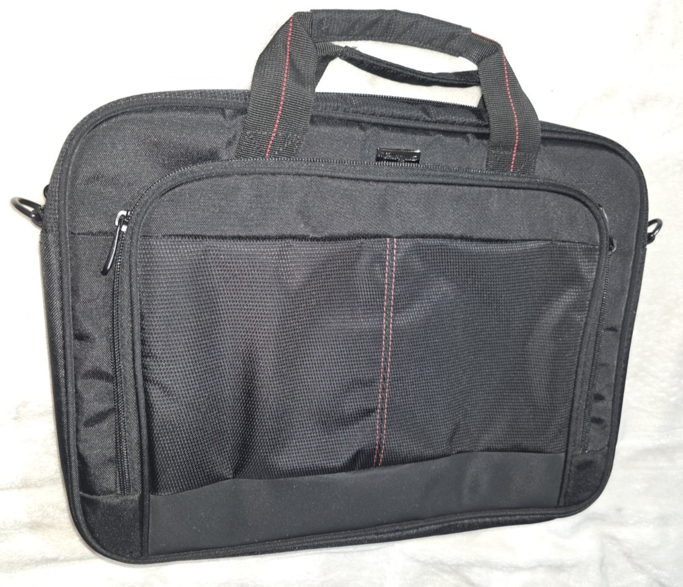 Dell Latitude 3580 Laptop Computer Model P79G BLACK with Storage Carrying Case