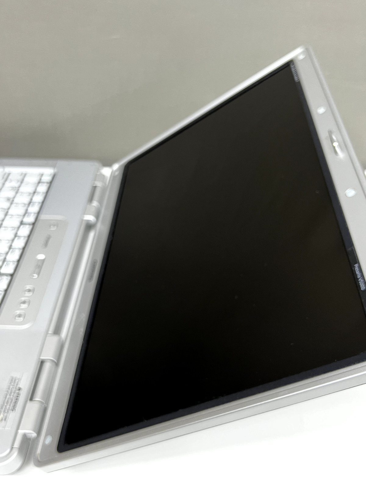 Compaq Presario V5000 Laptop 80GB HDD 512MB RAM No Power For Parts Repair