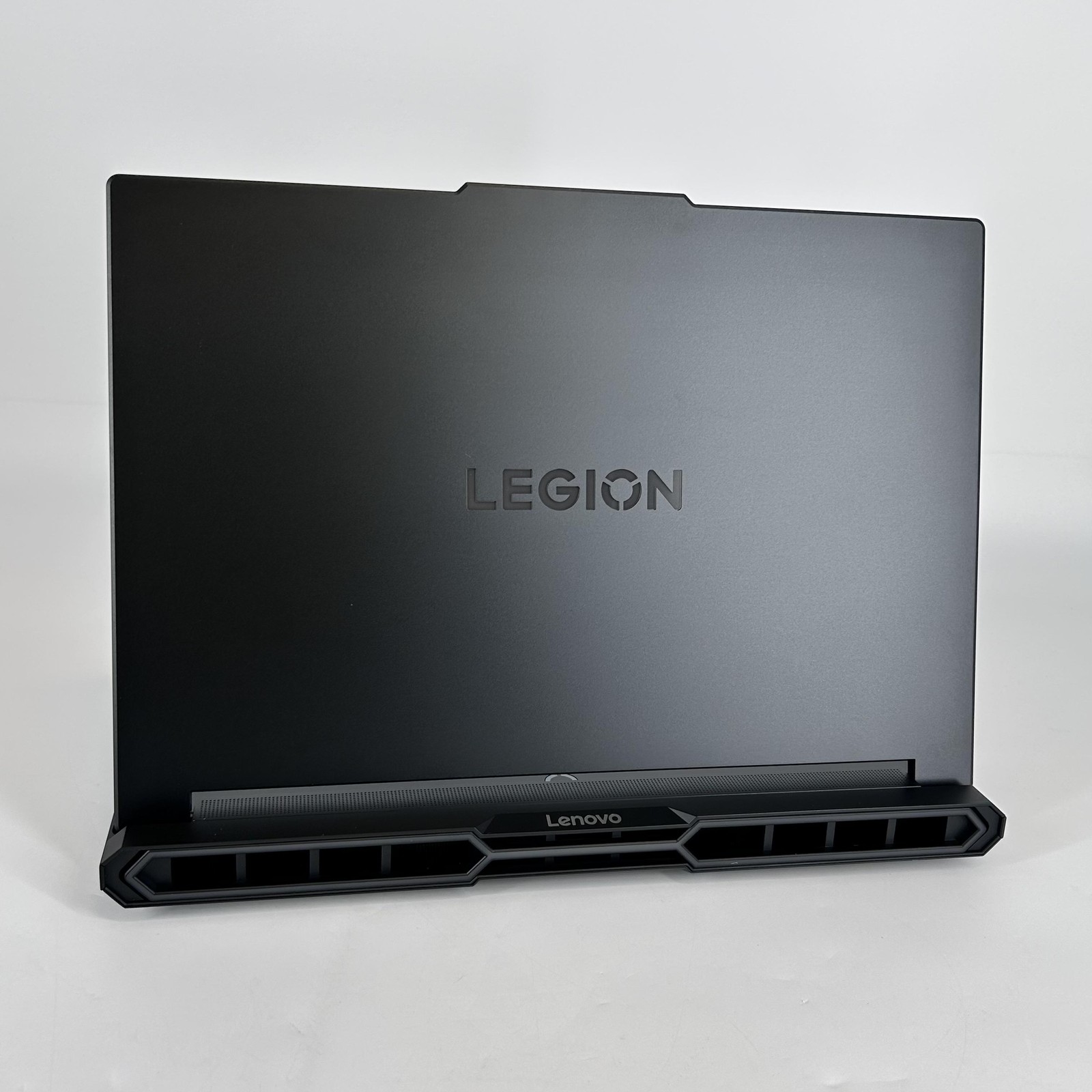 Lenovo Legion Pro 7i Gen 10 16 240Hz QHD+ Ultra 7 255HX 32GB 2TB SSD RTX 5070 Ti