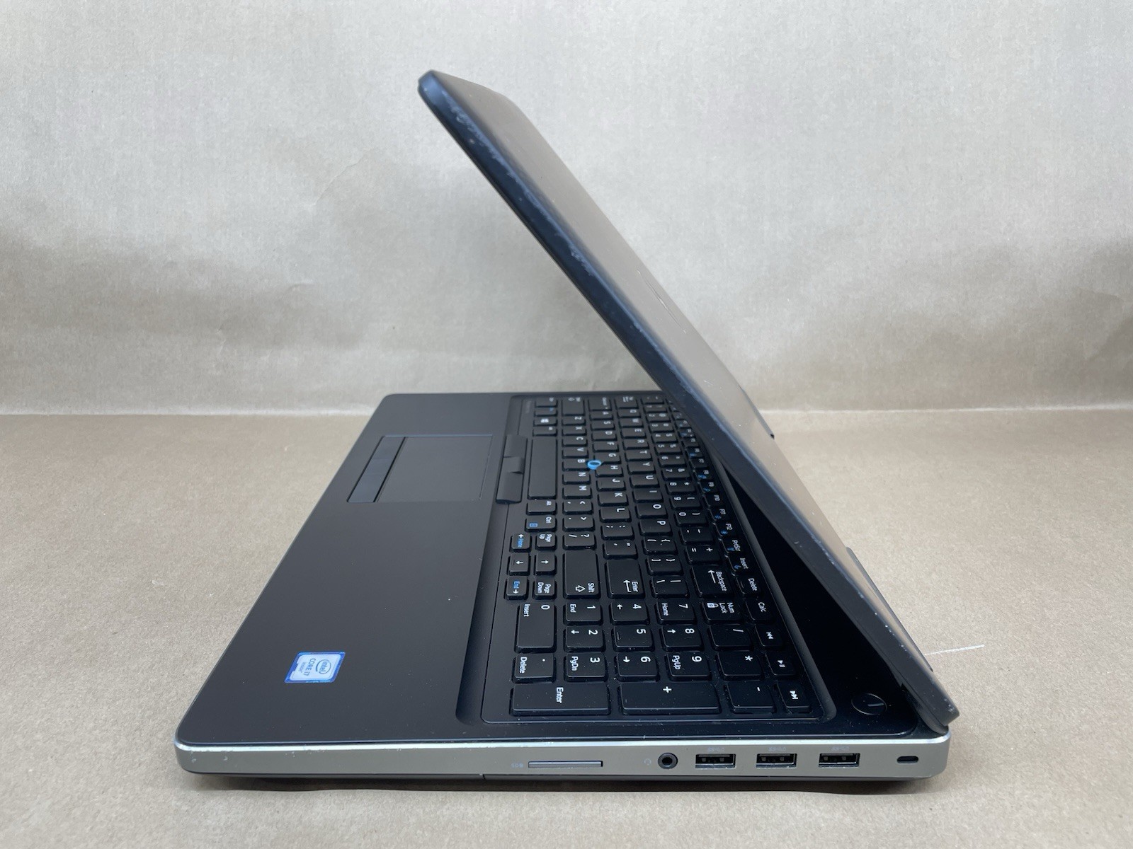 Dell Precision 7520 15.6″ i7-6820HQ @ 2.70GHz NO RAM NO SSD