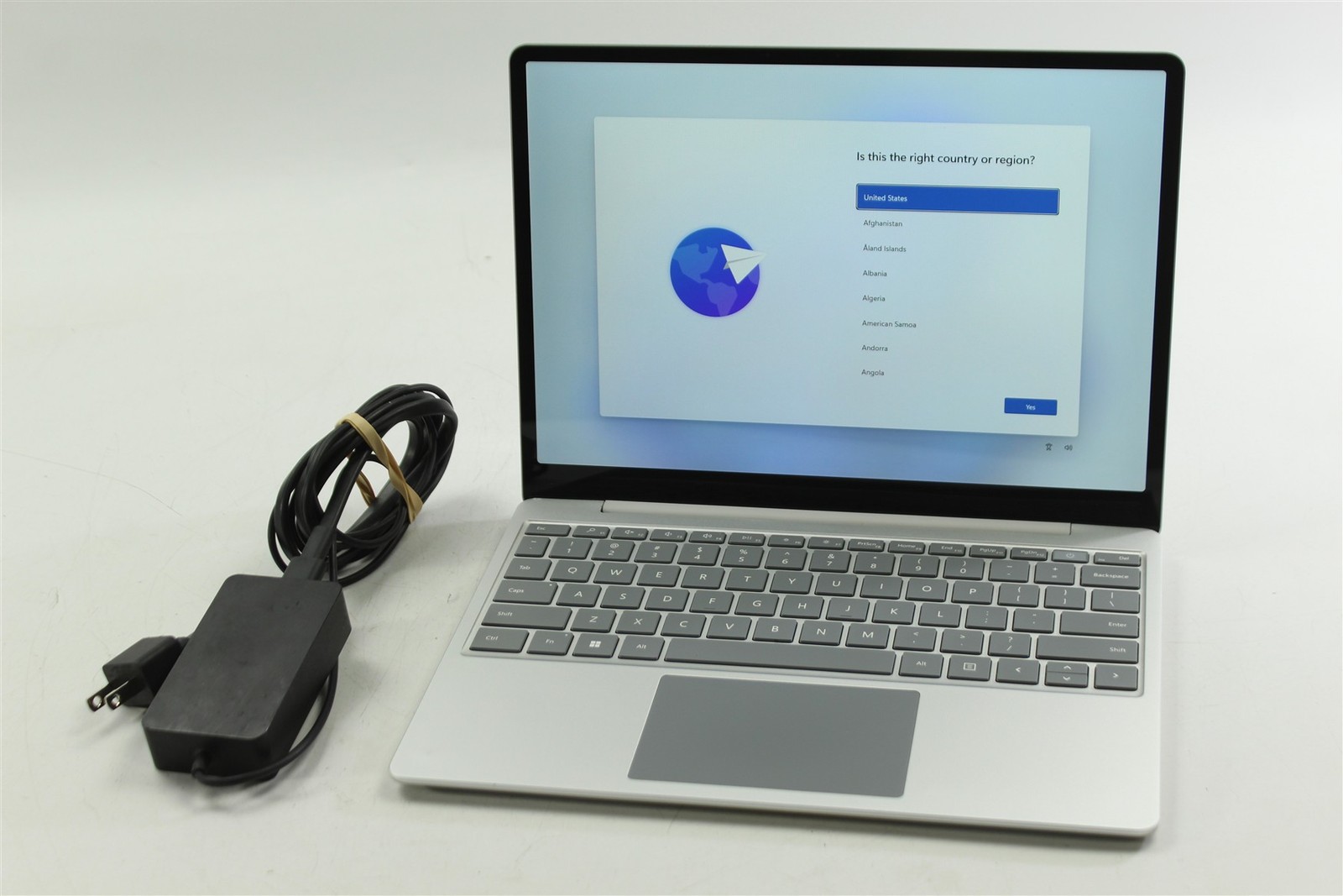 Microsoft Surface Laptop Go 2 2013 12.4″ i5-1135G7 256GB SSD 16GB RAM W11H