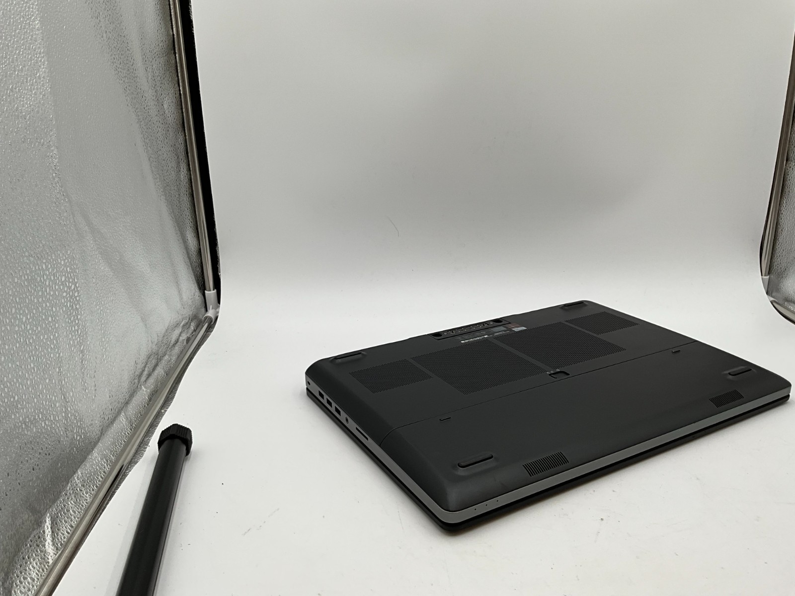 DELL Precision 7710 17.3″ i7-6820HQ 64gb 1tb/512gb M5000M Laptop B0L81G2 no OS