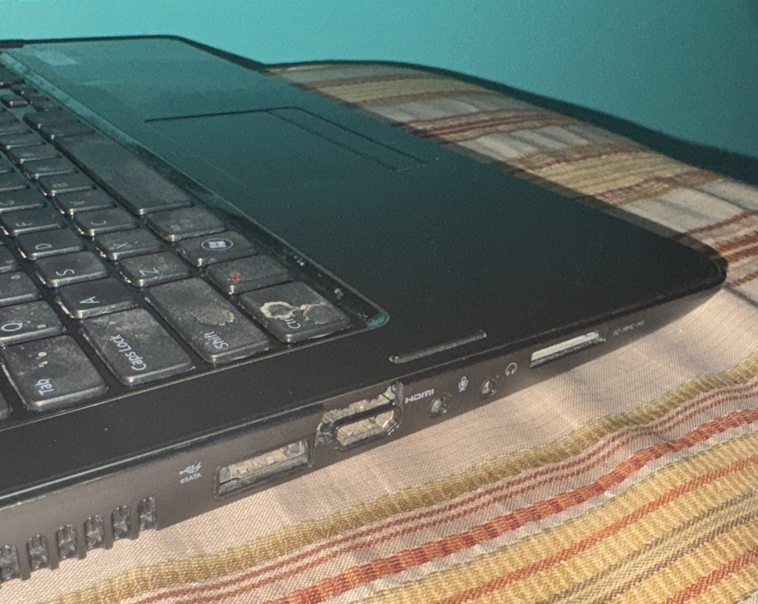 Dell Inspiron N7110 Laptop i5-2430M 2.40GHZ 8GB 240GB SSD W10H Bad Trackpad