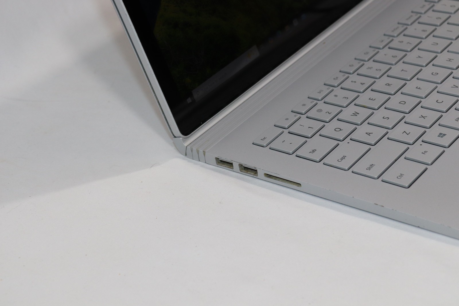 Microsoft Surface Book 2 13.5″ Intel Core i5-7300u 8GB RAM 256GB SSD Win11 Pro-3