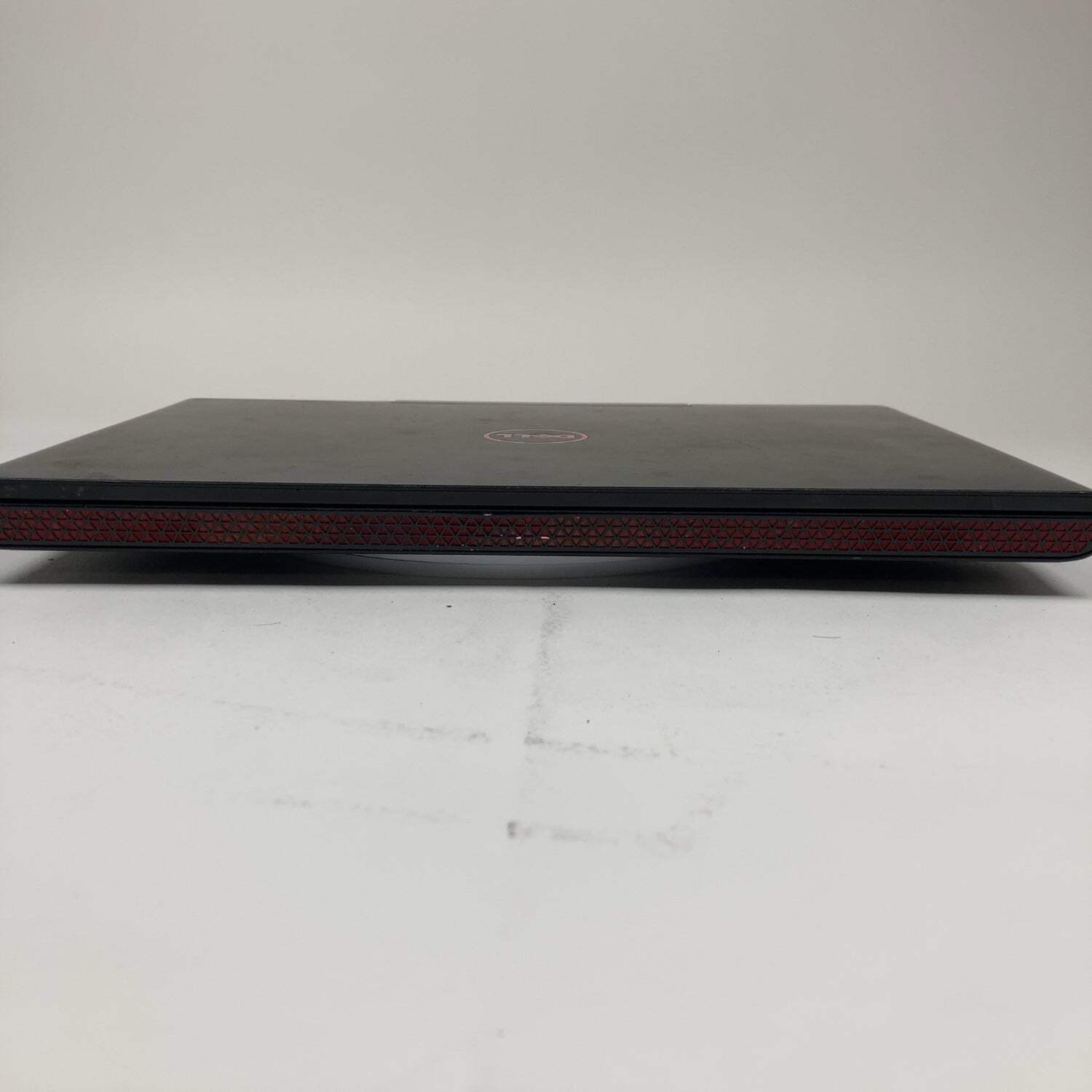 Broken Dell Inspiron 7000 15.6″ i5-7300HQ 2.5GHz 8GB RAM 256GB HDD GeForce READ