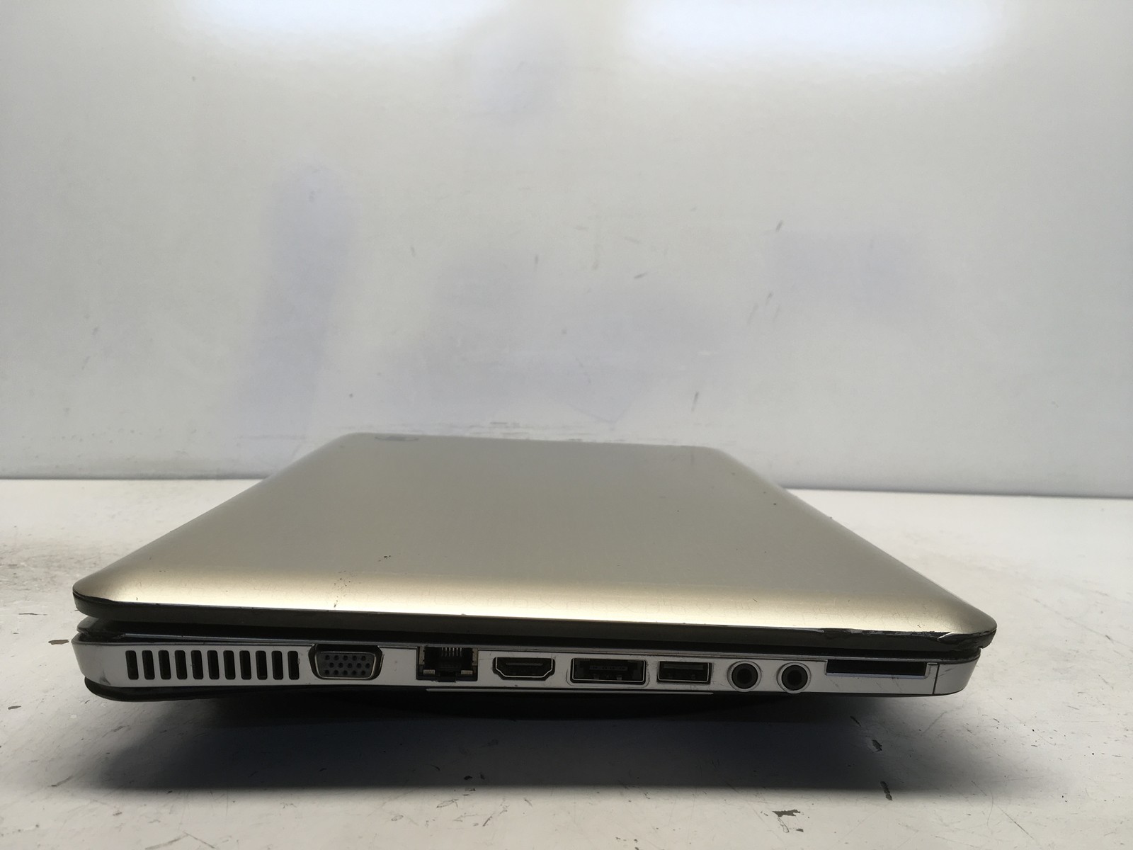 HP Pavilion DV6-3010US AMD Turion II P520 2300MHz 4 GB NO HDD No Batt