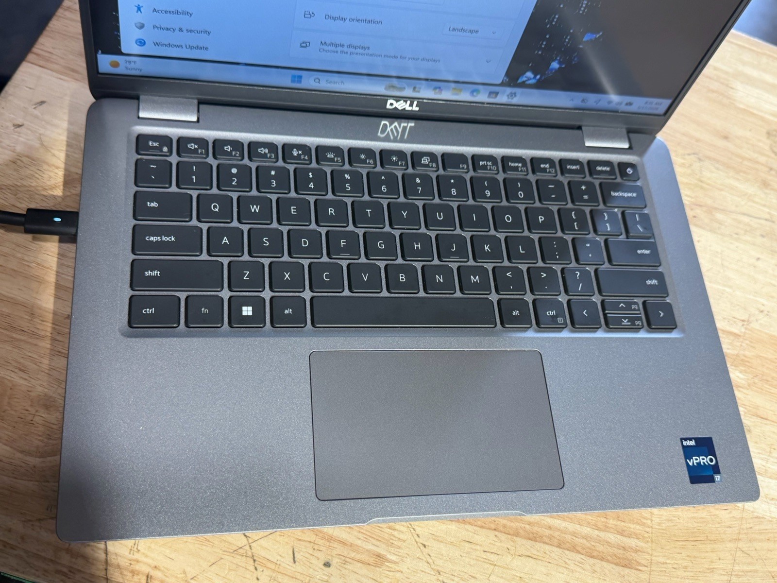 Dell Latitude 5440 Laptop i7-1370p 8GB Ram 256 SSD Win 11 Pro + Libre Office