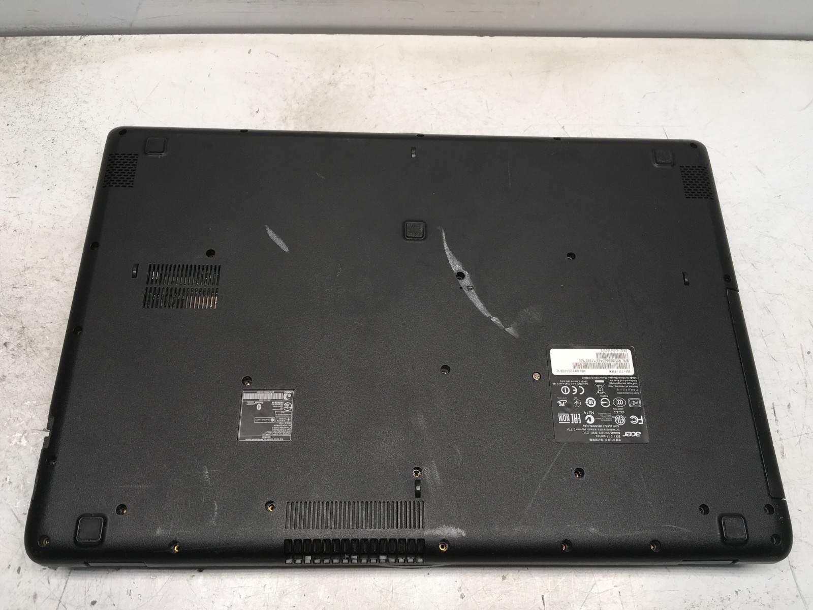 Acer Aspire ES1-711 Intel Pentium N3540 2.16GHz 8 GB NO HDD