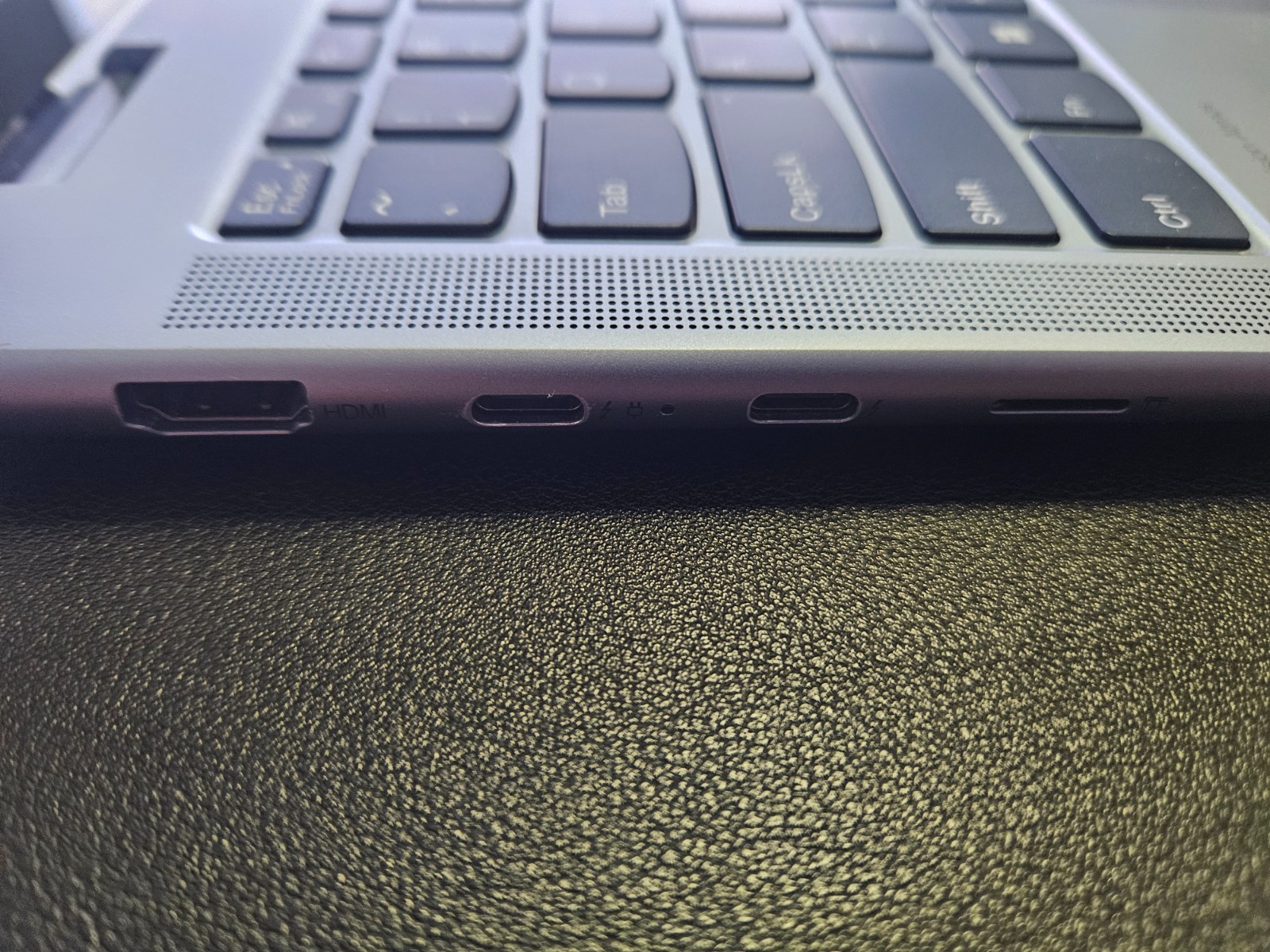 Levono Yoga 7 14IAL7 Laptop 1TB i7 16GB RAM Win11 Pro – Great Condition