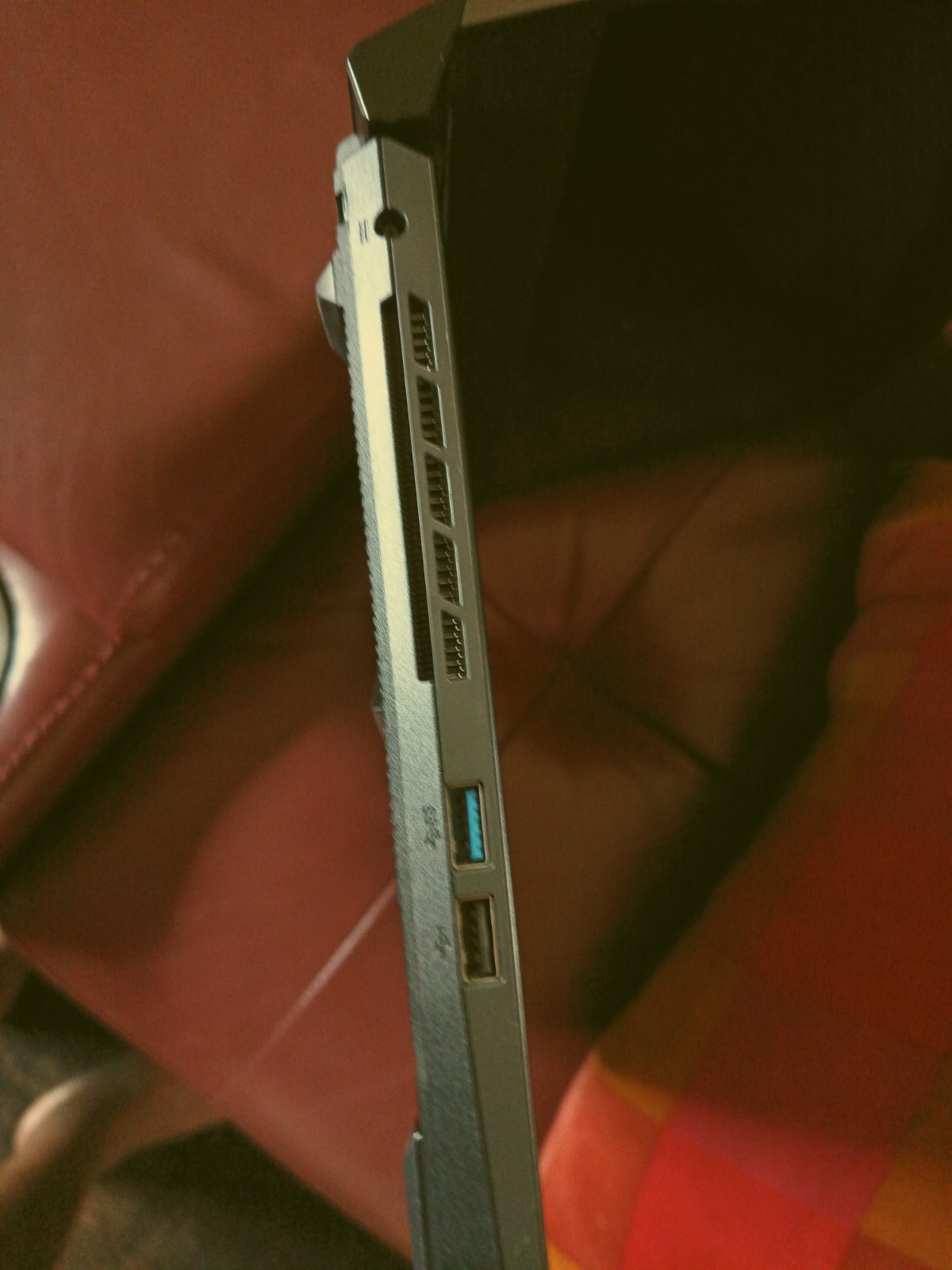 MSI Pulse GL66 (Loose N Key) Has Original Adapter