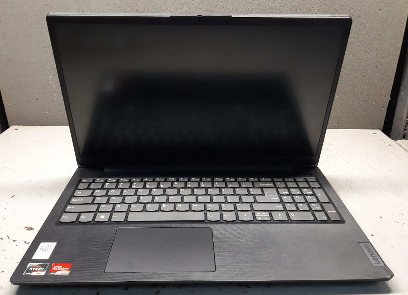 Lenovo V15 G3 ABA 82TV AMD Ryzen 5 5625u 8GB RAM 512GB SSD Windows 11
